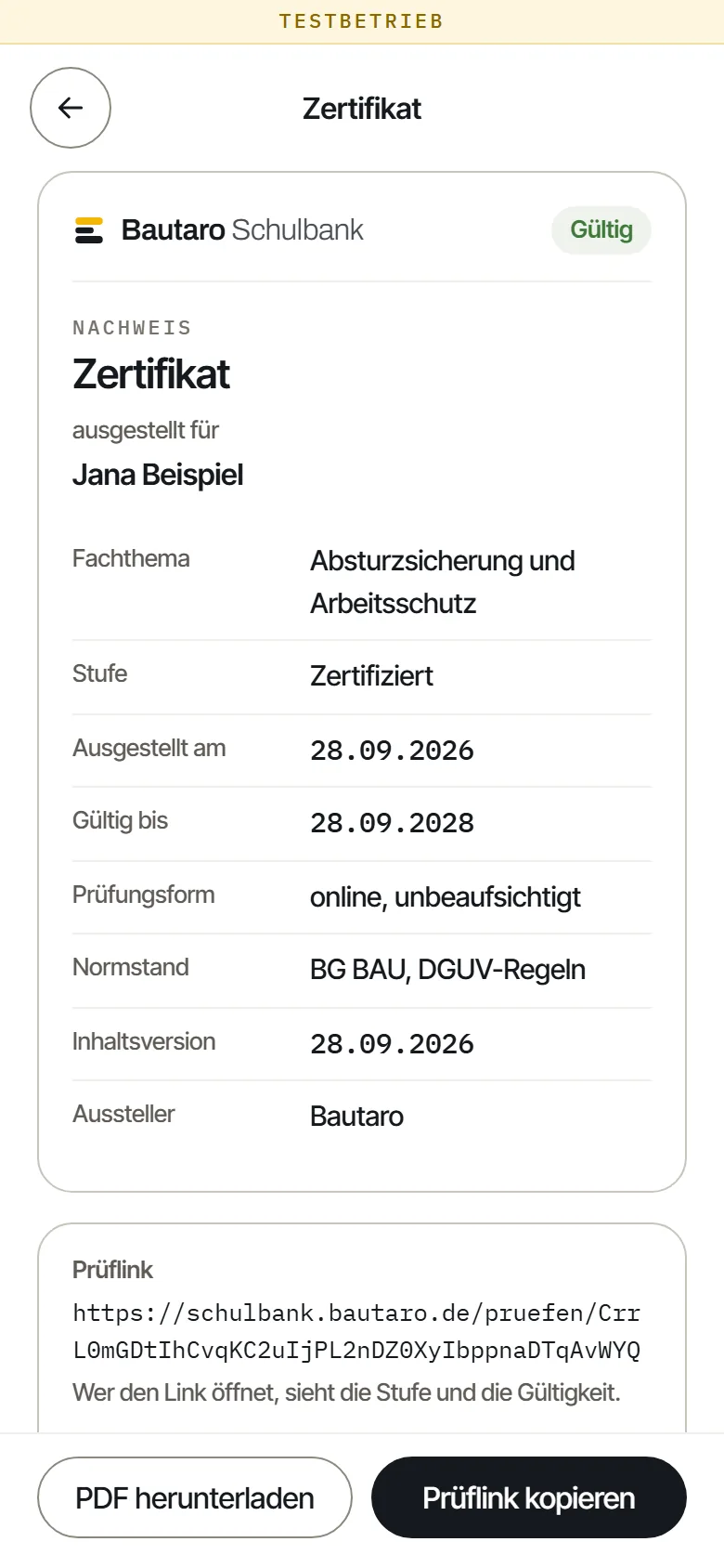 Zertifikat Absturzsicherung und Arbeitsschutz auf einen Beispielnamen, gültig bis 28.09.2028, mit Prüflink und PDF.